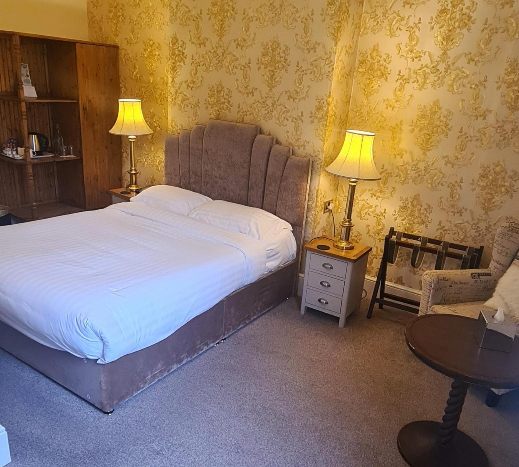 Отель The Upper House Stoke-on-Trent Экстерьер фото